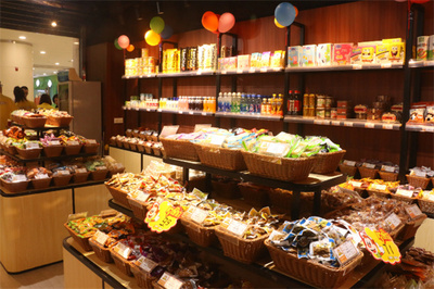 好吃香休閑食品加盟店電話(huà)是多少?